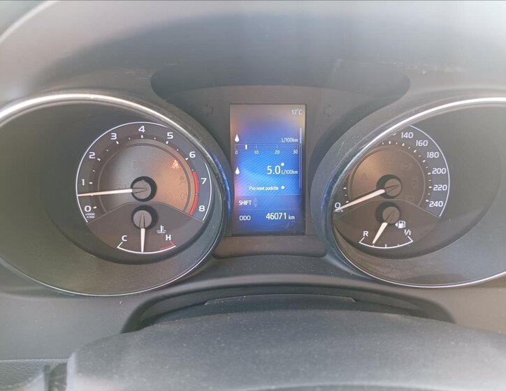 Toyota Auris Kombi 1,6 l 97 kw