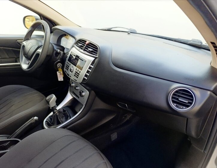 Lancia Delta Hatchback 1,6 l 88 kw