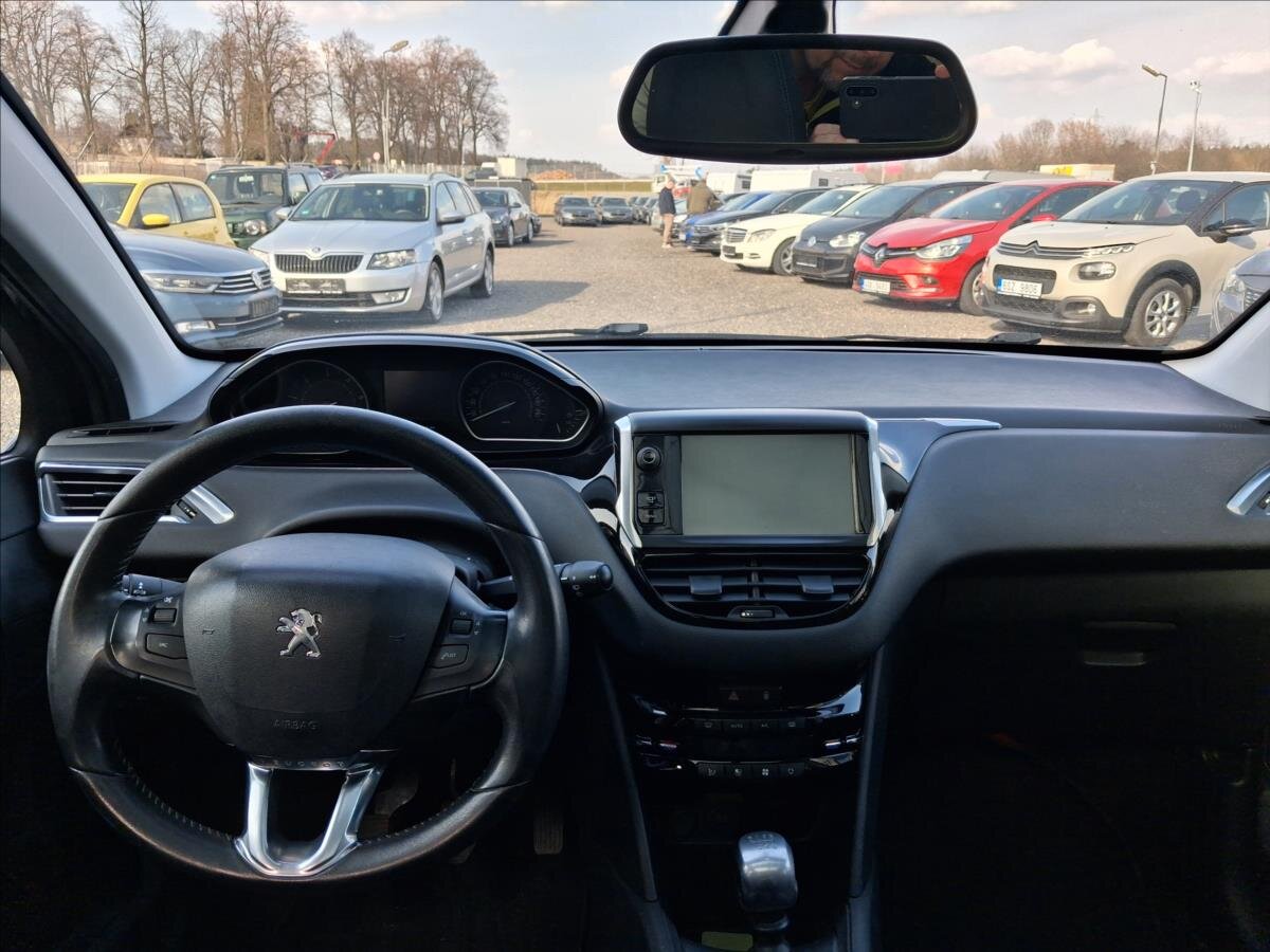 Peugeot 208 Hatchback 1,6 l 84 kw