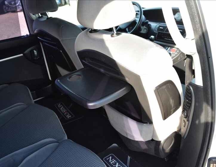Peugeot 807 MPV 2,0 l 100 kw