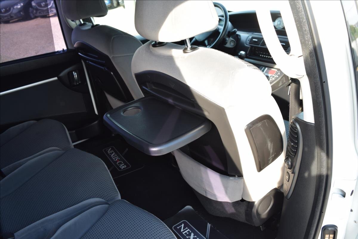 Peugeot 807 MPV 2,0 l 100 kw
