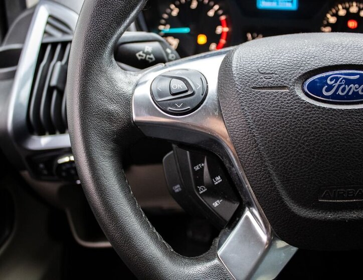 Ford Tourneo Custom 11