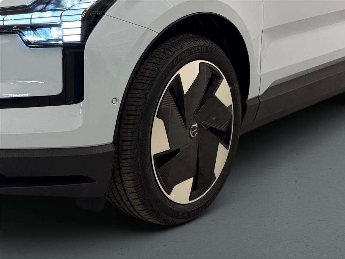 Volvo EX30 SUV 0,0 200 kw