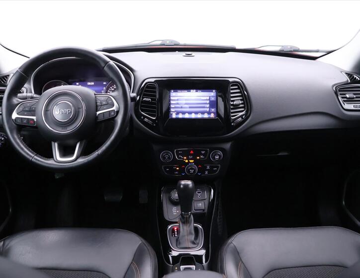 Jeep Compass 26