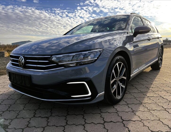 Volkswagen Passat Kombi 1,4 l 160 kw