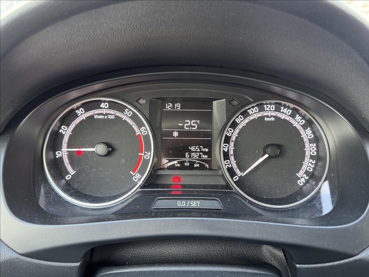 Škoda Rapid Hatchback 999,0 70 kw