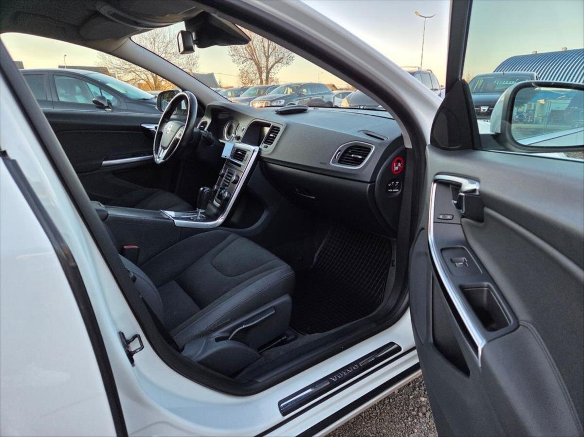 Volvo V60 Kombi 2,0 l 120 kw