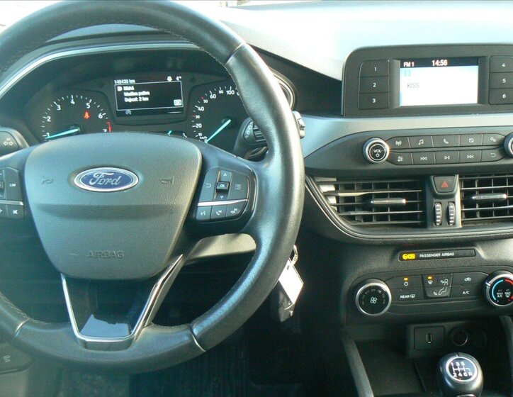 Ford Focus Kombi 999,0 92 kw