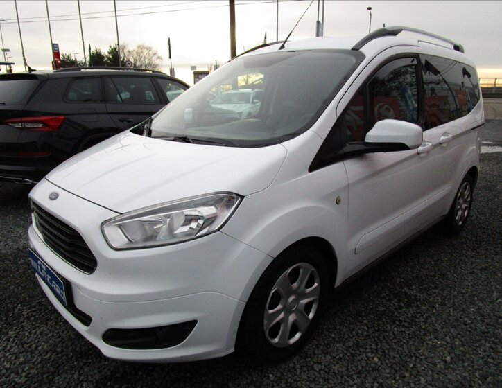 Ford Tourneo Courier 1