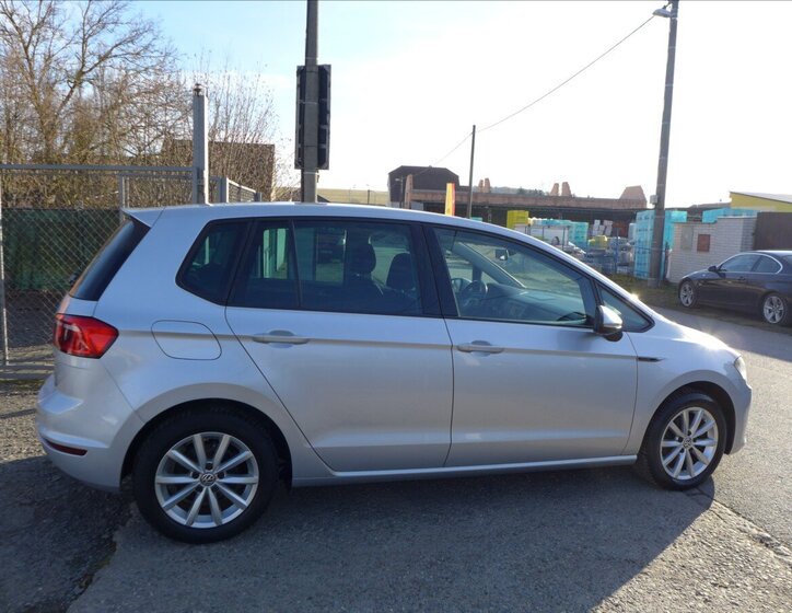 Volkswagen Golf Sportsvan Kombi 1,2 l 63 kw