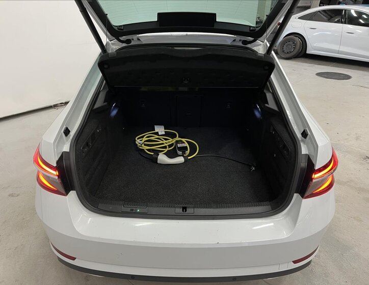 Škoda Superb Liftback 1,4 l 160 kw