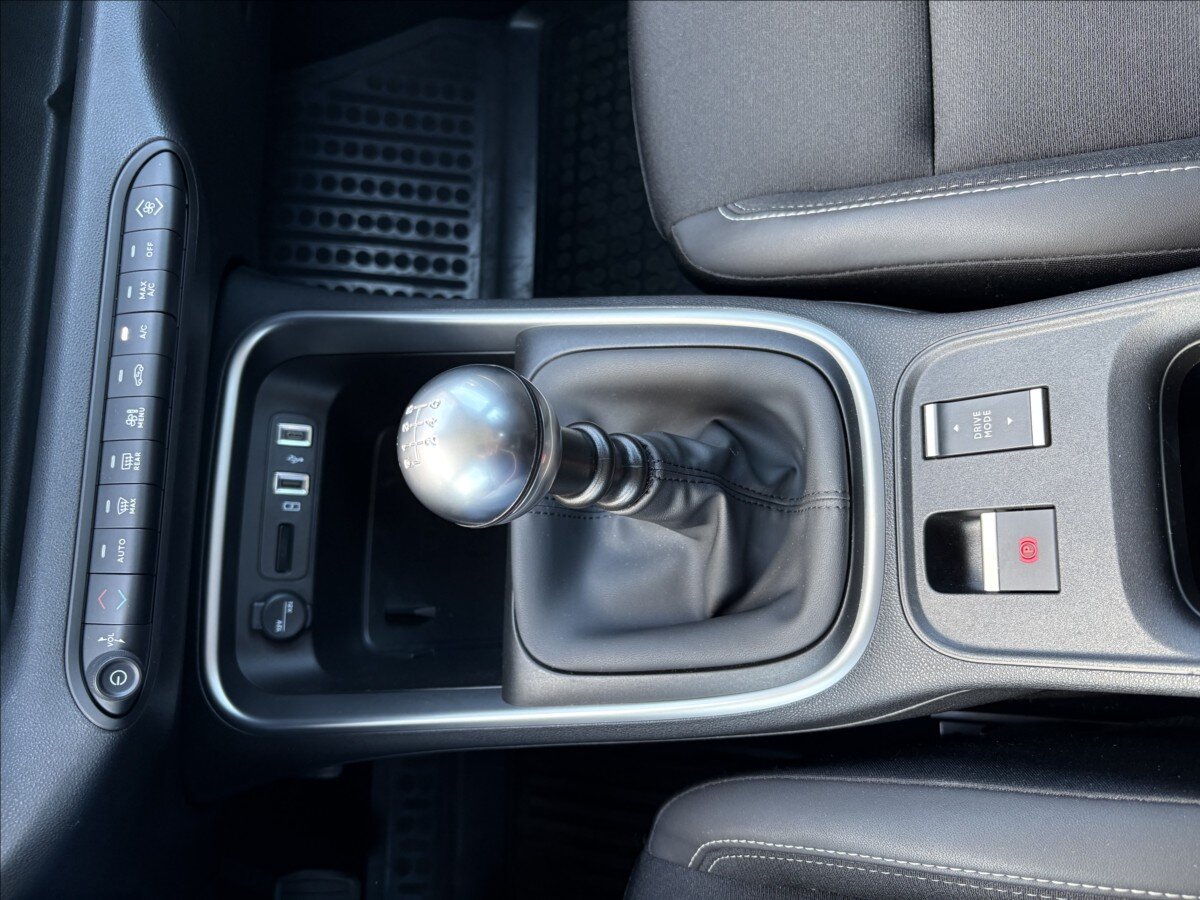 Jeep Avenger Sedan / Limuzína 1,2 l 74 kw