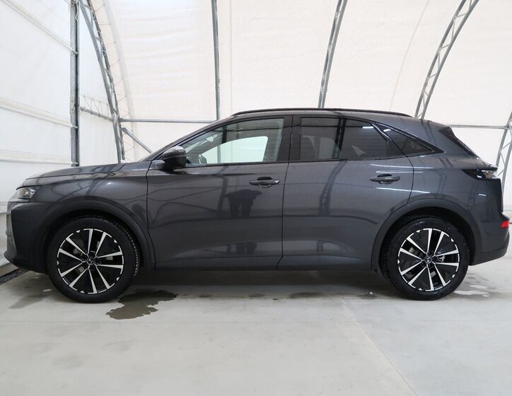 DS Automobiles DS7 Crossback 9