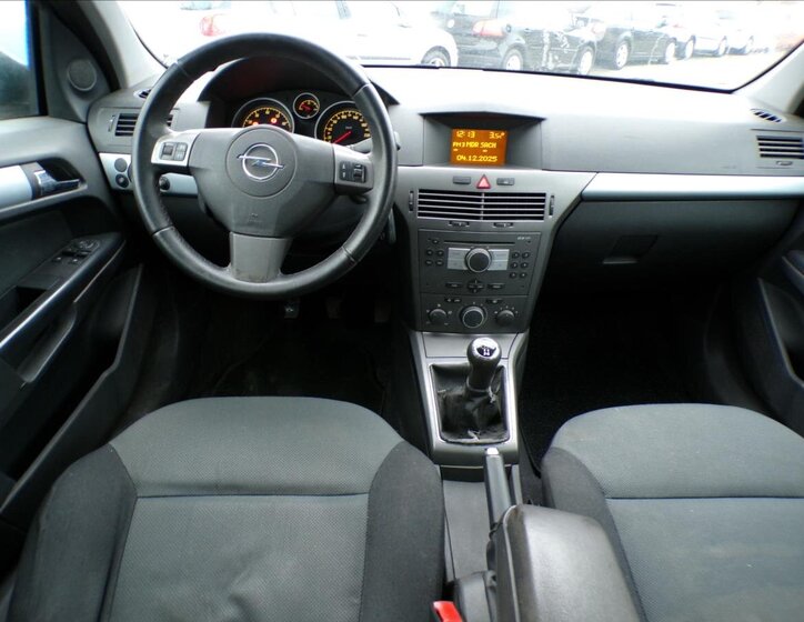 Opel Astra Hatchback 1,6 l 77 kw