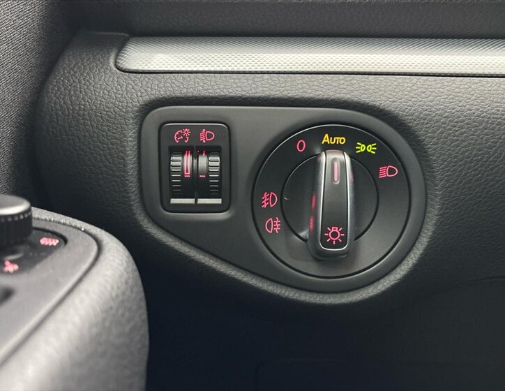 Volkswagen Sharan MPV 2,0 l 103 kw