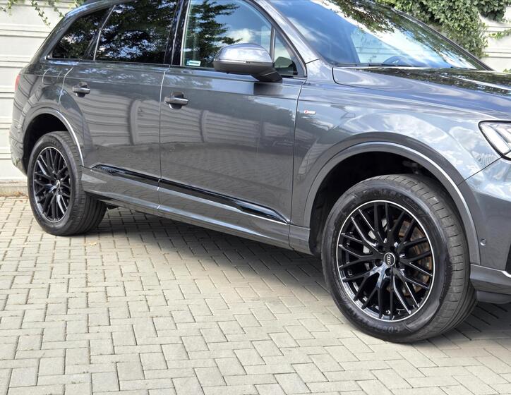 Audi Q7 21
