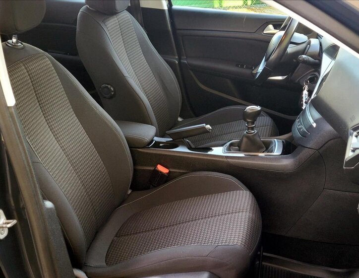 Peugeot 308 Hatchback 1,5 l 75 kw