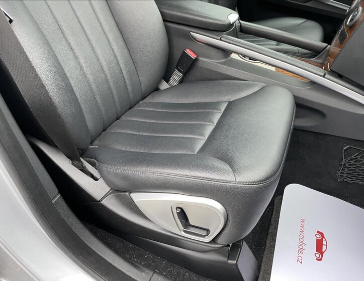 Mercedes-Benz Třídy M SUV 3,5 l 200 kw