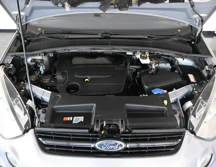 Ford S-MAX MPV 2,0 l 100 kw