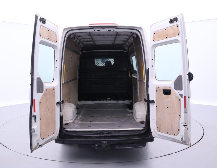 Volkswagen Crafter 9