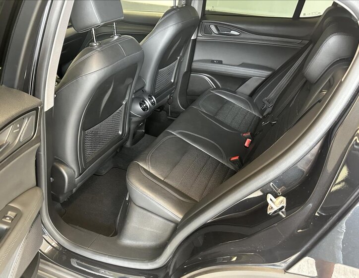 Alfa Romeo Stelvio SUV / Terénní 2,1 l 154 kw