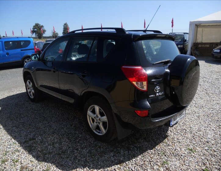 Toyota RAV4 Kombi 2,0 l 112 kw