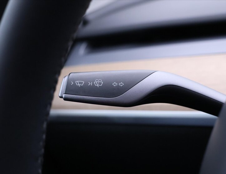 Tesla Model Y SUV / Terénní 0,0 378 kw