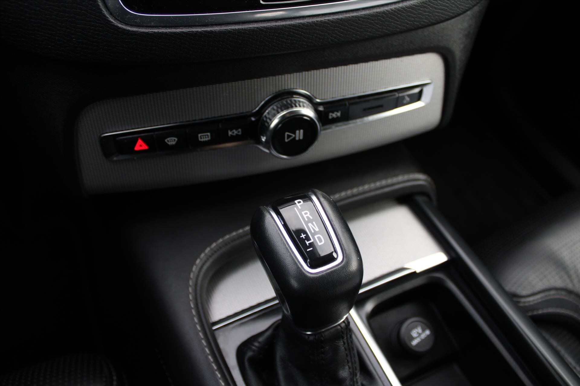 Volvo XC90 SUV 2,0 l 177 kw