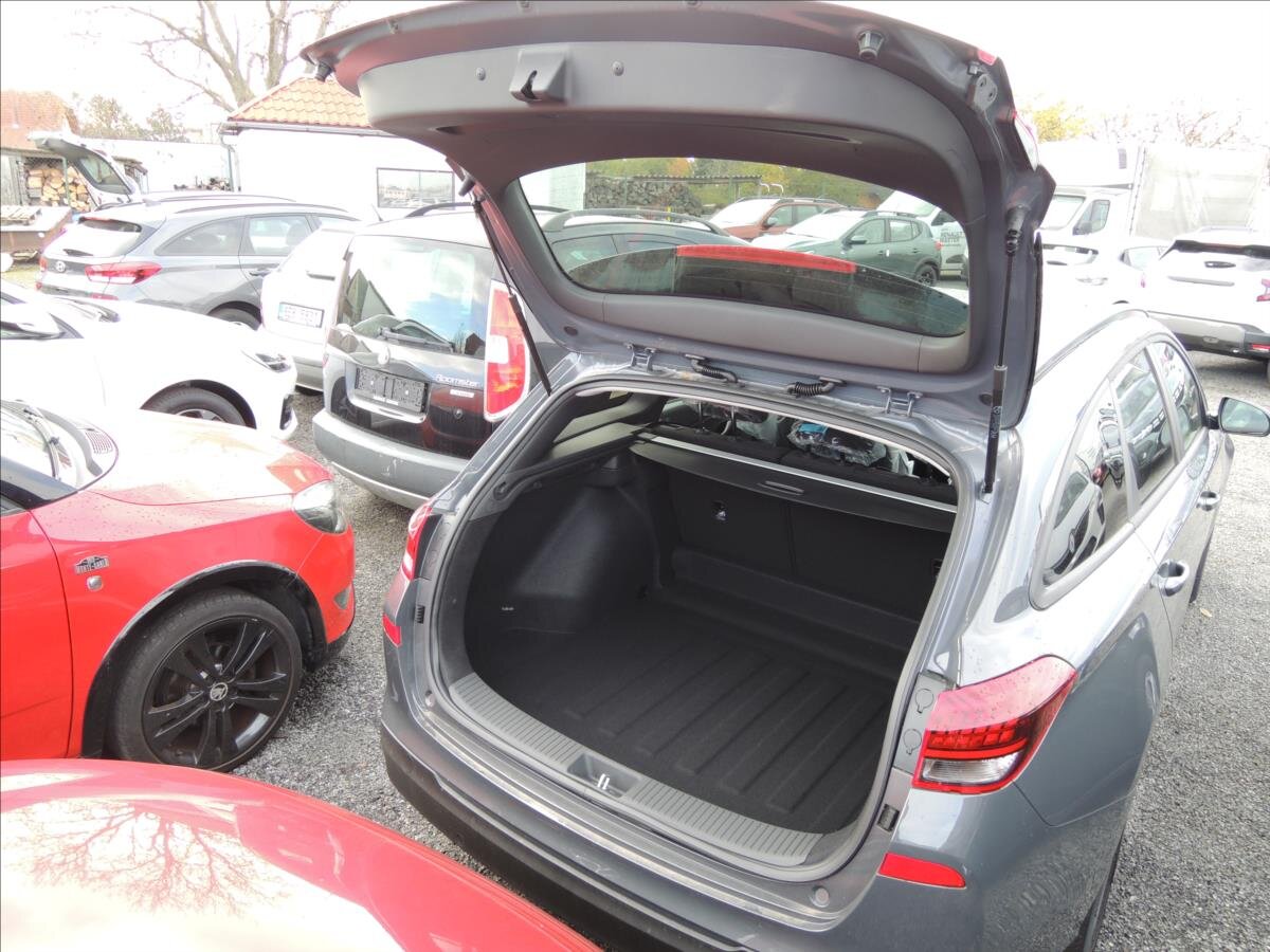 Hyundai i30 Kombi 1,5 l 70 kw