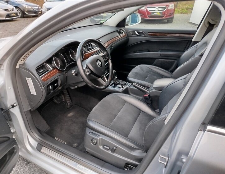 Škoda Superb 12