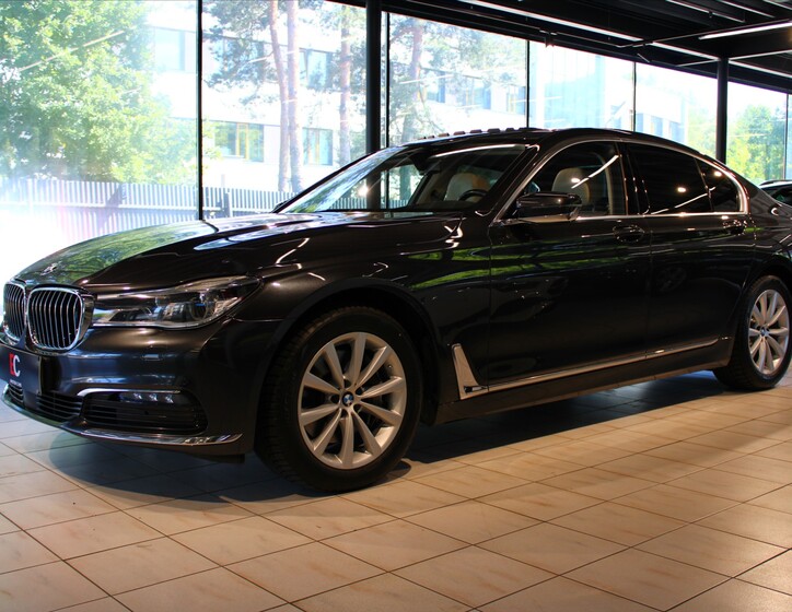 BMW Řada 7 3