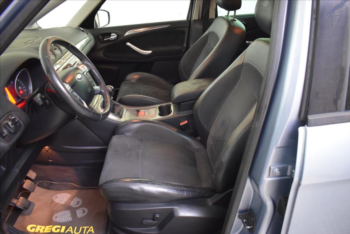 Ford S-MAX MPV 2,5 l 162 kw