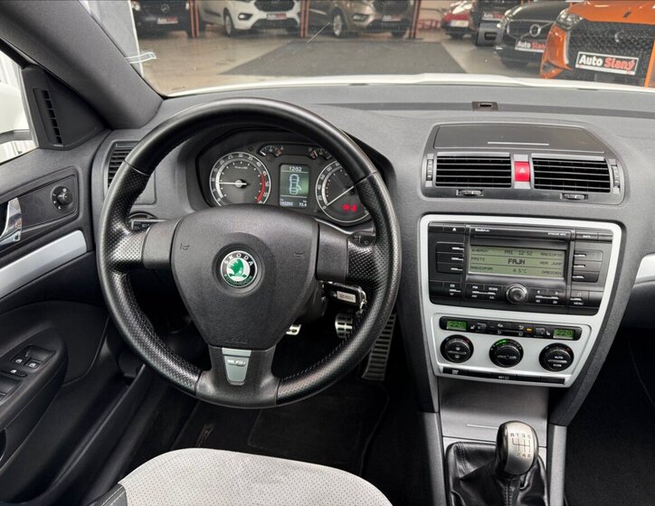 Škoda Octavia 14