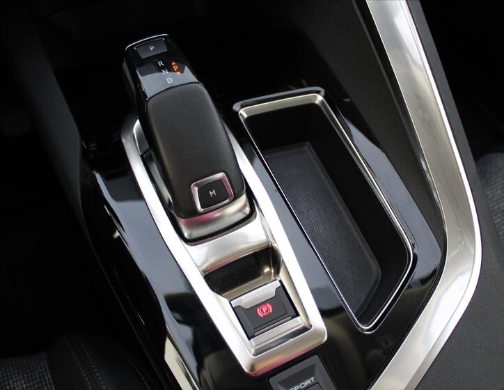 Peugeot 3008 SUV 1,5 l 96 kw