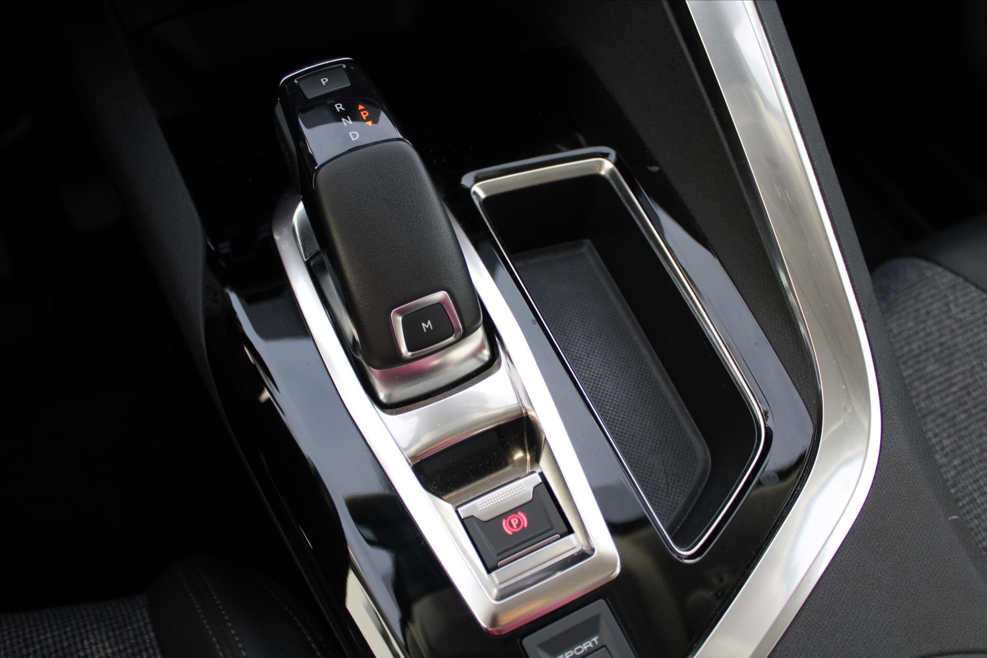 Peugeot 3008 SUV 1,5 l 96 kw