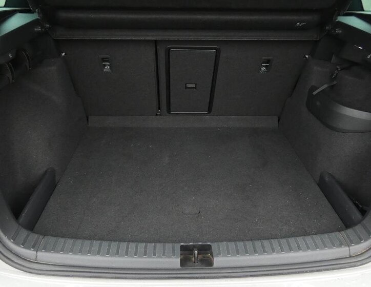 Škoda Karoq SUV 1,5 l 110 kw