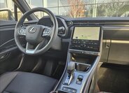 Lexus LBX SUV / Terénní 1,5 l 100 kw