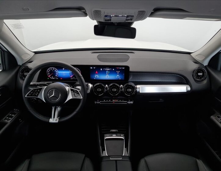 Mercedes-Benz GLB 13