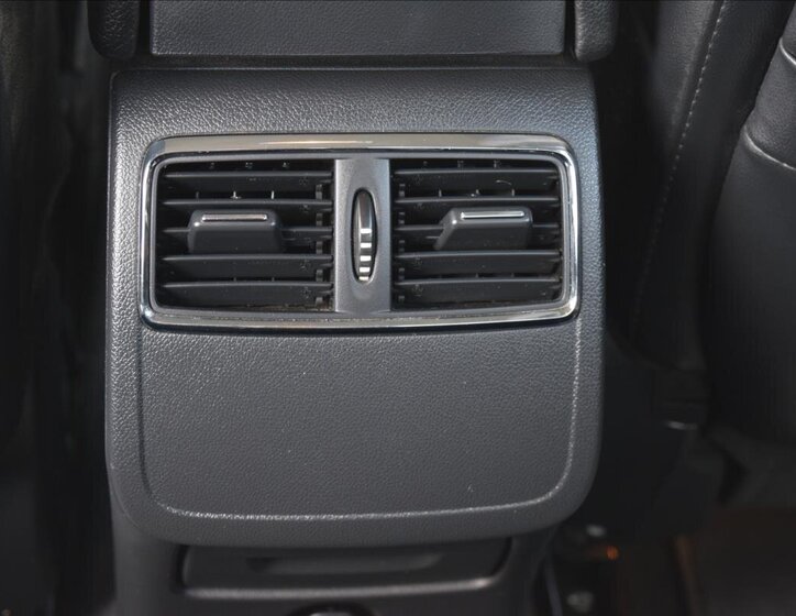 Renault Latitude Sedan / Limuzína 2,0 l 110 kw