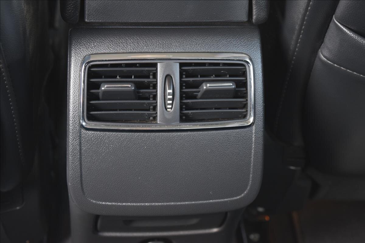 Renault Latitude Sedan / Limuzína 2,0 l 110 kw