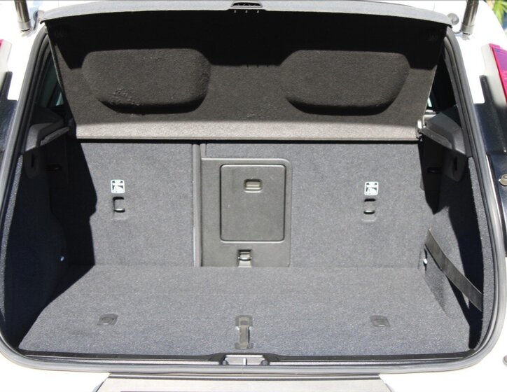 Volvo XC40 SUV / Terénní 2,0 l 140 kw