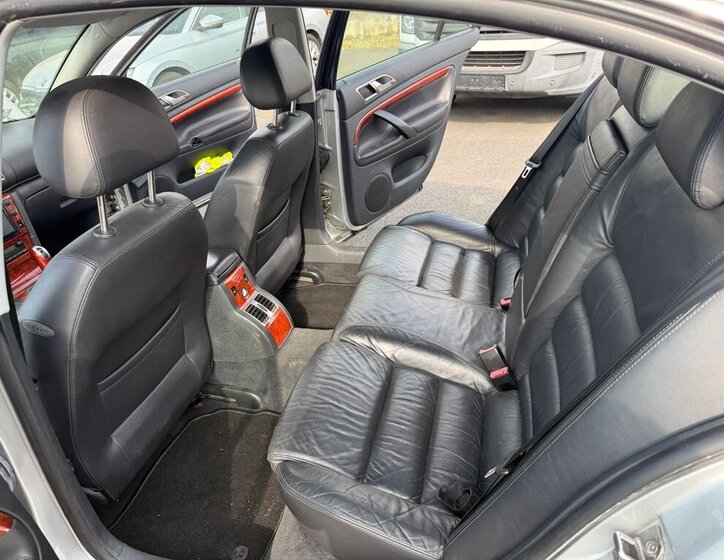 Škoda Superb Sedan / Limuzína 2,8 l 142 kw