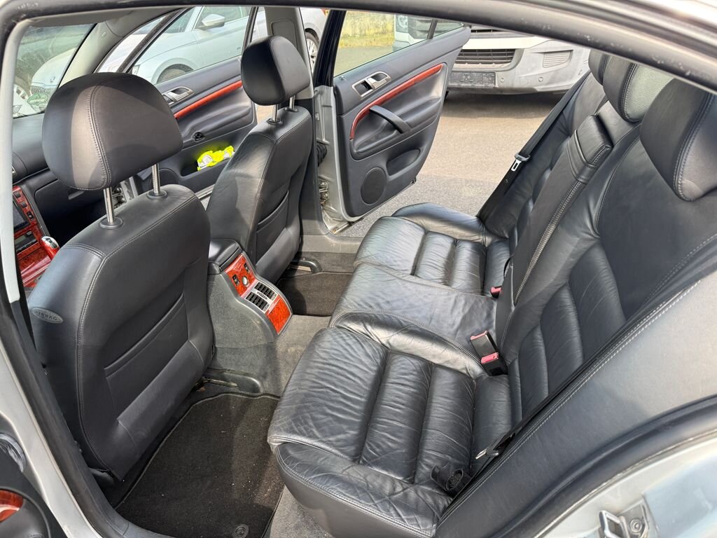 Škoda Superb Sedan / Limuzína 2,8 l 142 kw