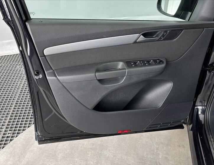 Volkswagen Sharan MPV 2,0 l 103 kw