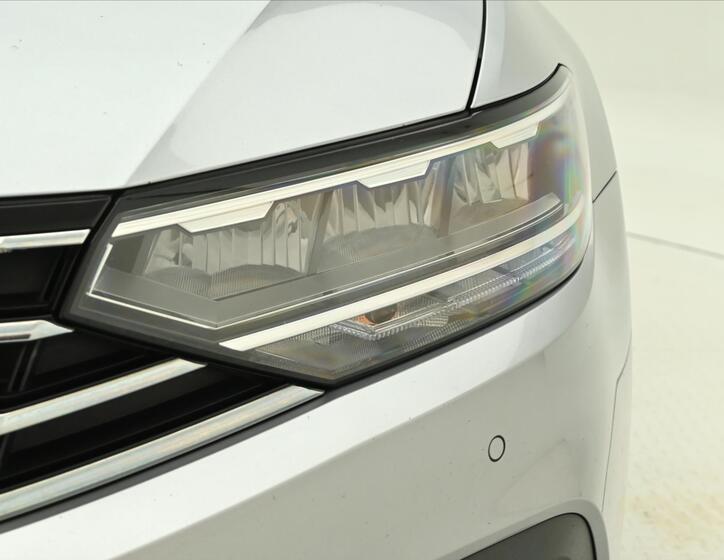 Volkswagen Passat 30