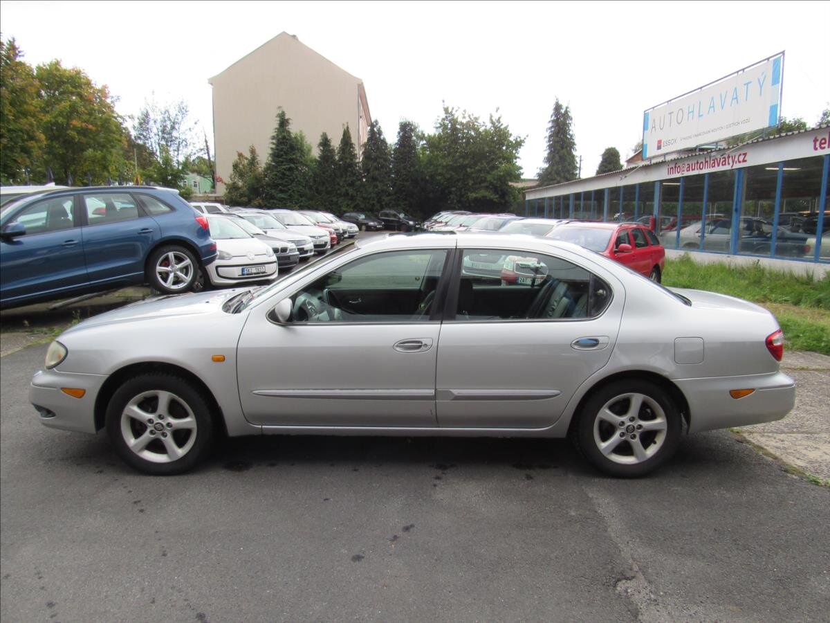 Nissan Maxima Sedan / Limuzína 2,0 l 103 kw