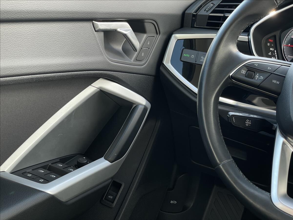 Audi Q3 SUV / Terénní 1,5 l 110 kw