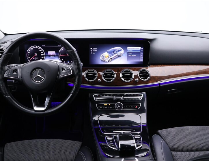 Mercedes-Benz Třídy E 38