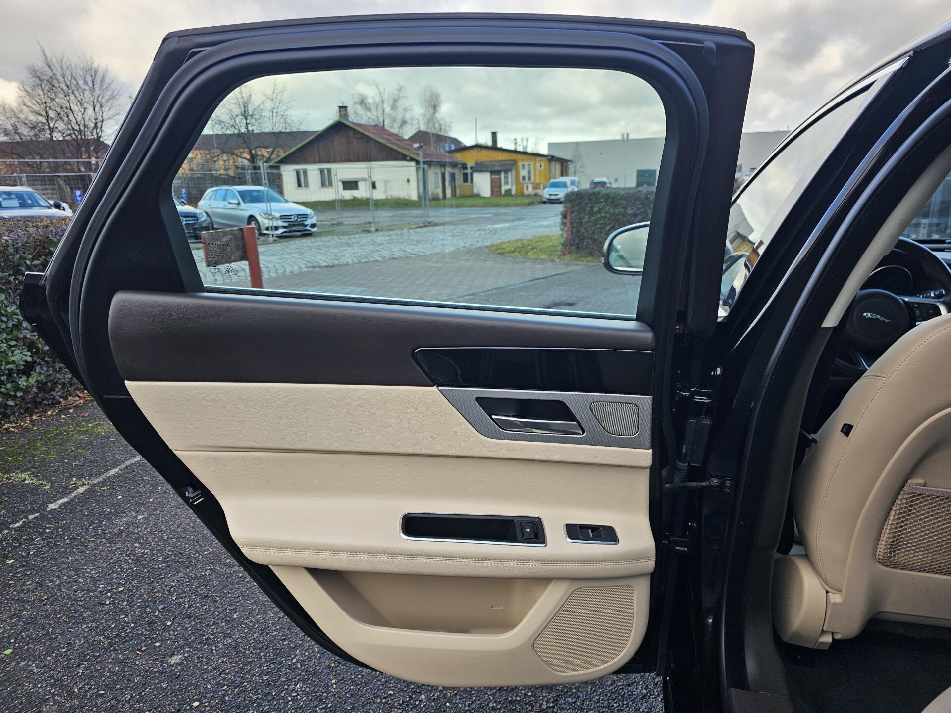 Jaguar XF Sedan 2,0 l 177 kw