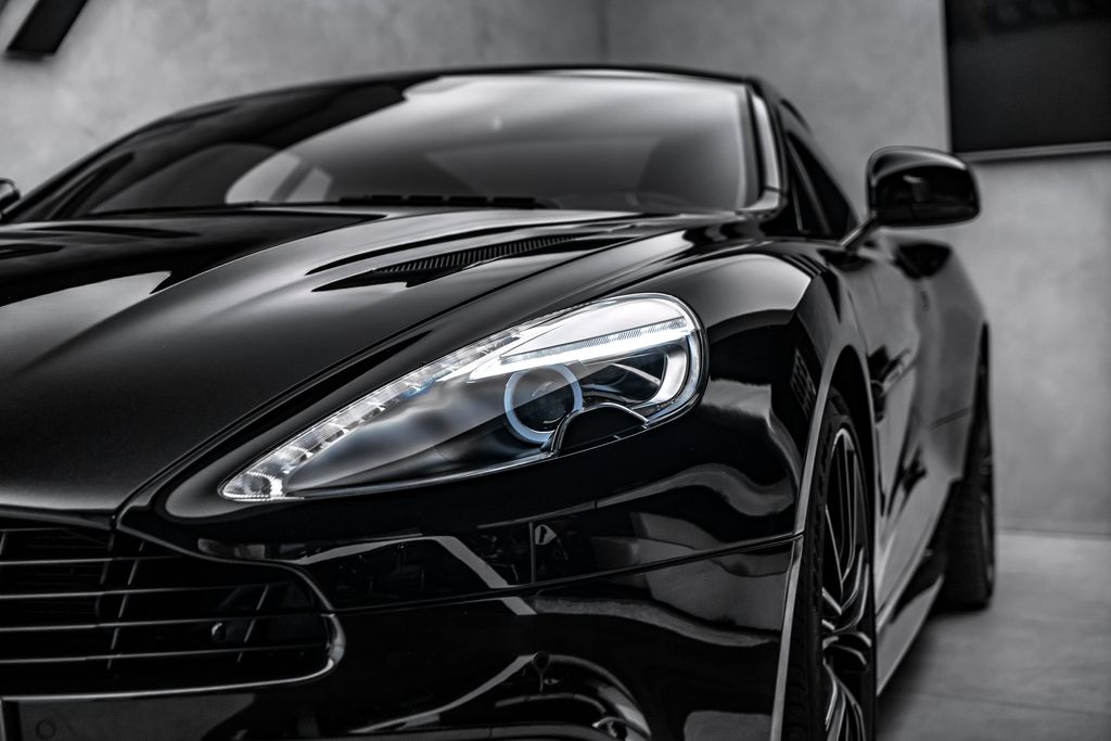 Aston Martin Vanquish